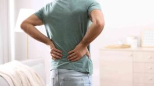 Hombre con dolor lumbar crónico